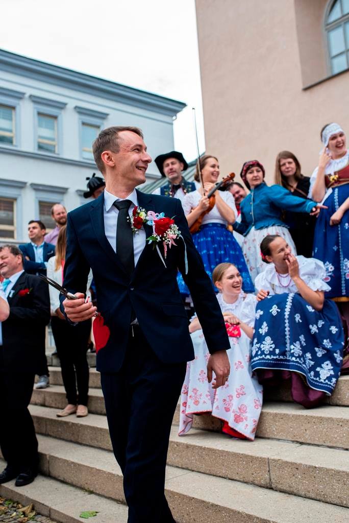 Svatební focení v Chrudimi — folklorní svatba v Muzeu — foto 9