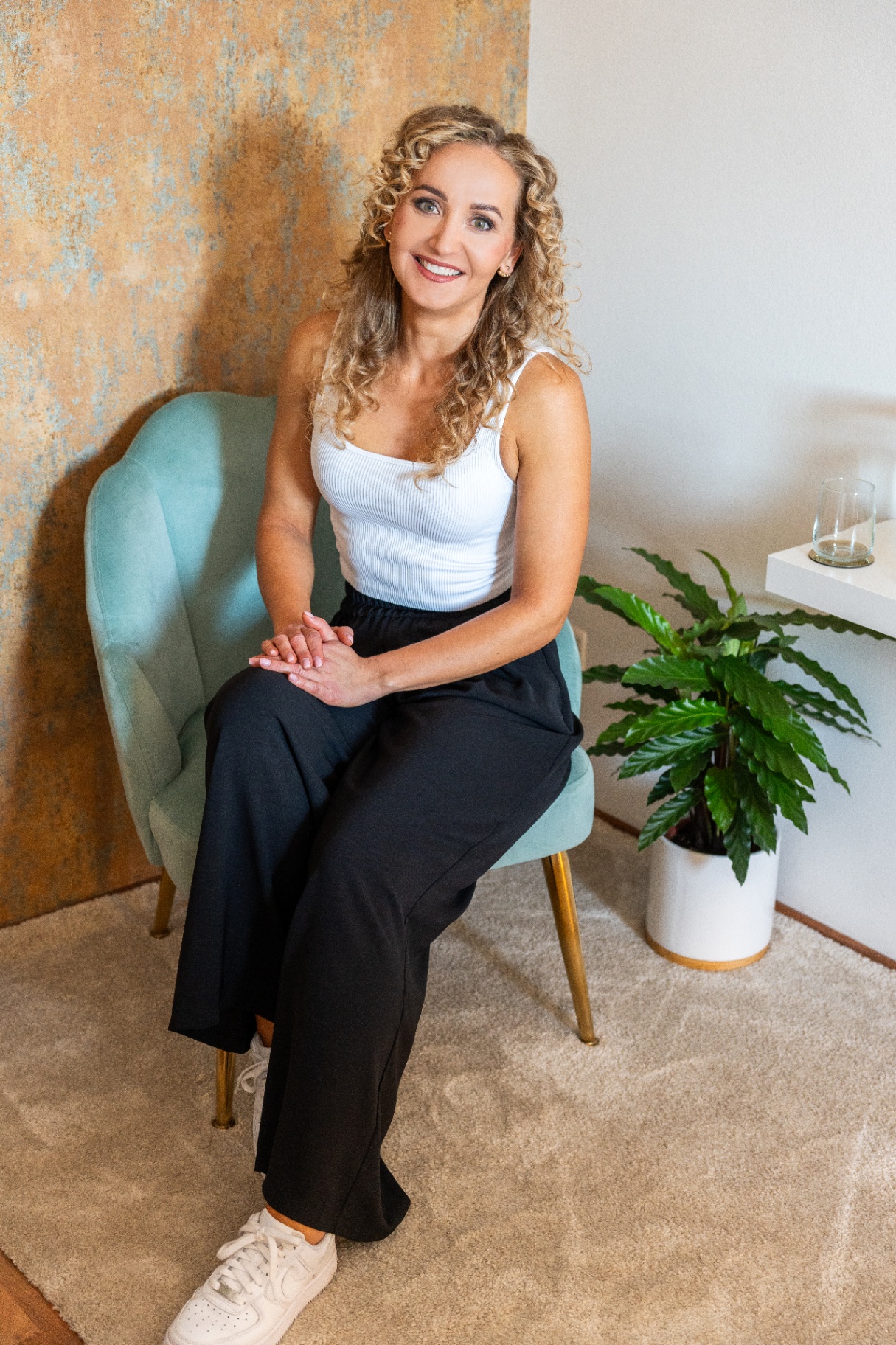 Marie Bártová v salonu Cosmetic Room — přirozený portrét majitelky