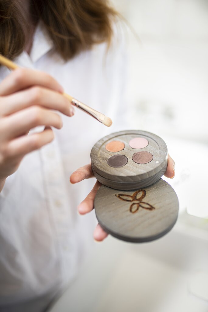 Lifestyle fotografie pro BOHO GREEN MAKE-UP — foto 3